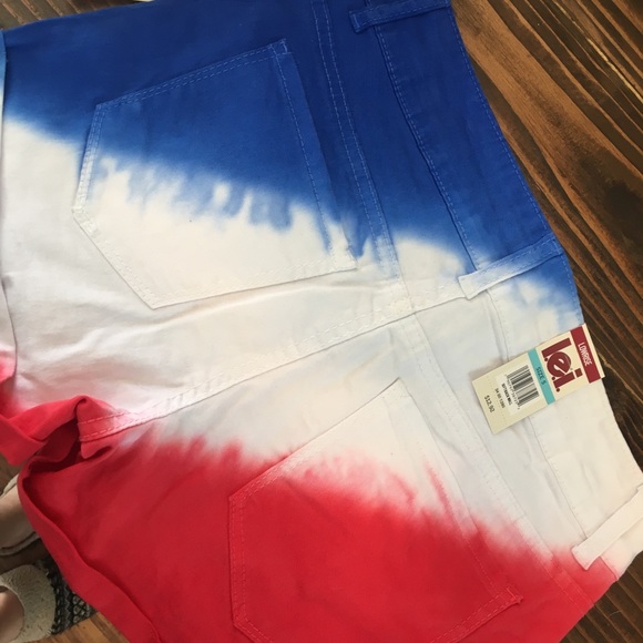 Shorts - Picture 4 of 8